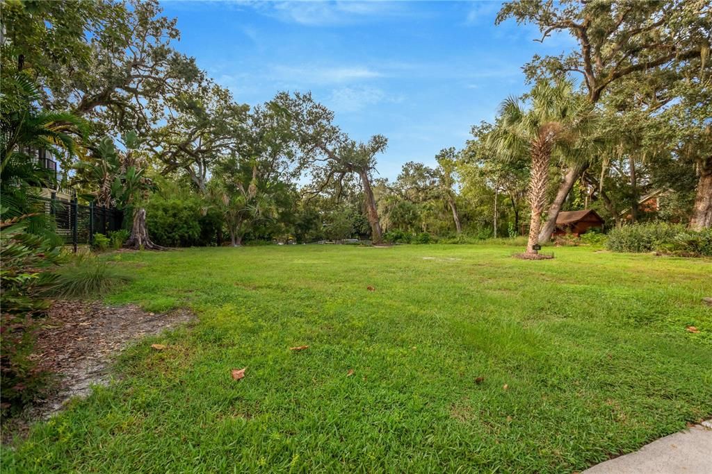 For Sale: $525,000 (0.25 acres)