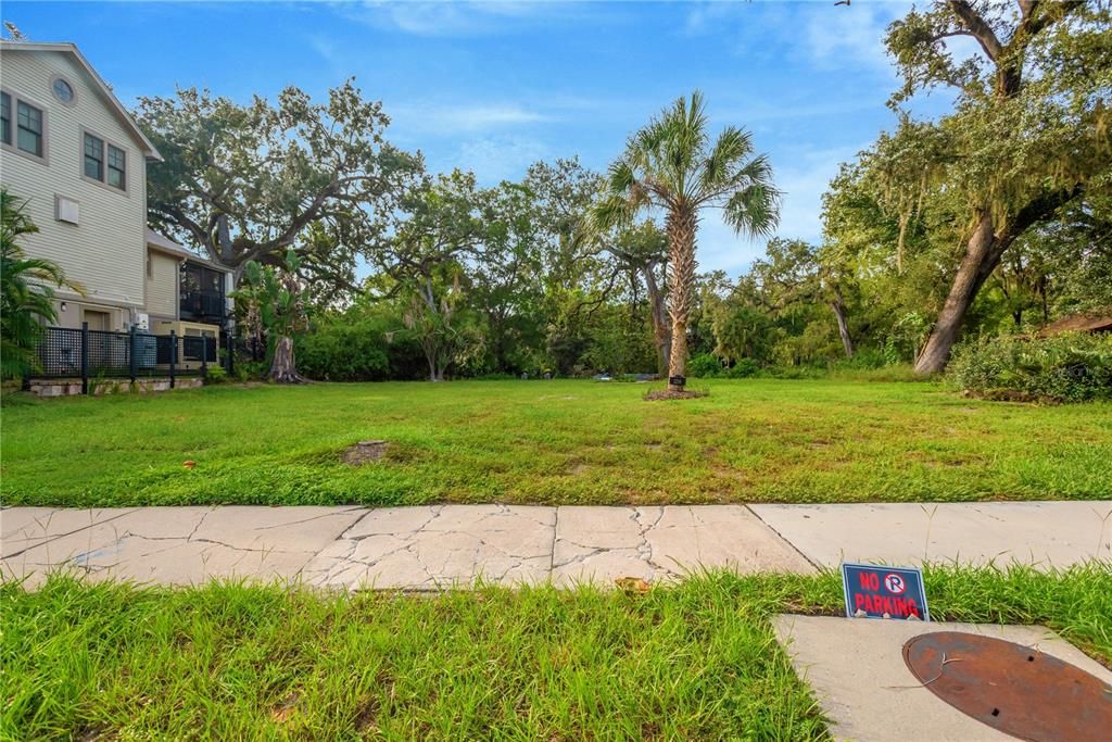 For Sale: $525,000 (0.25 acres)