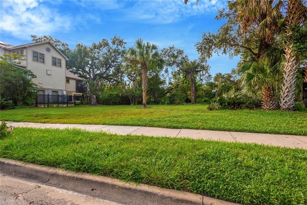 For Sale: $525,000 (0.25 acres)