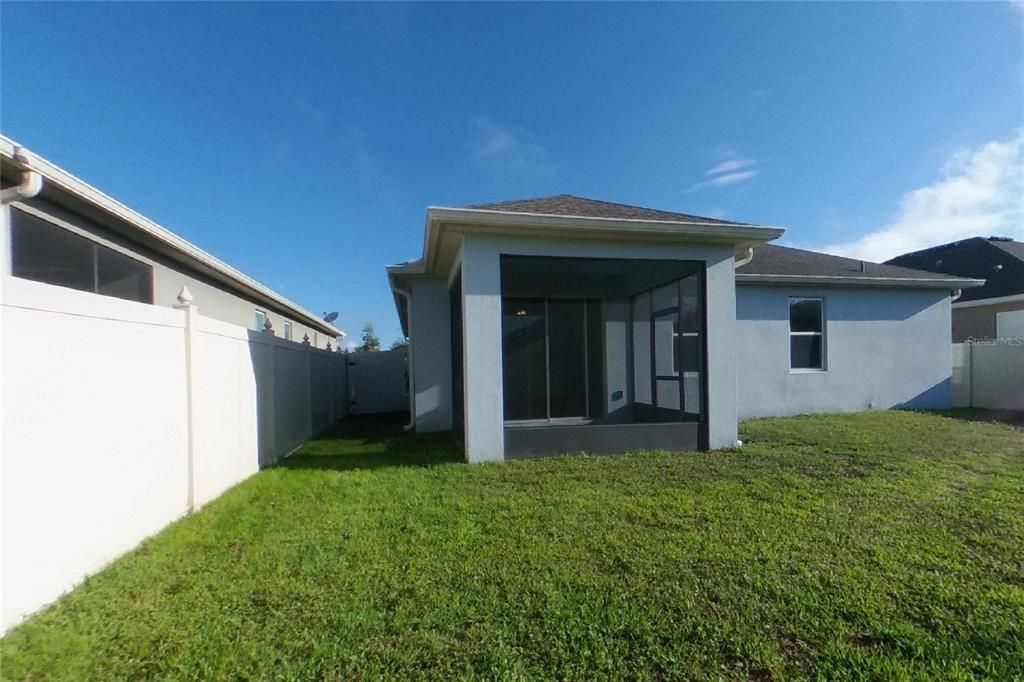 For Rent: $2,129 (3 beds, 2 baths, 1677 Square Feet)