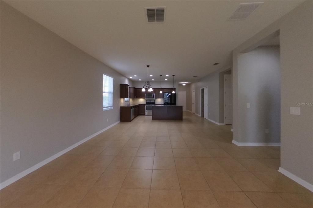 For Rent: $2,129 (3 beds, 2 baths, 1677 Square Feet)