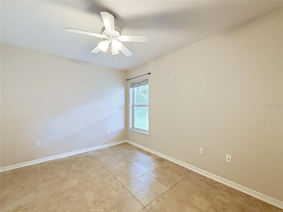 For Sale: $269,900 (4 beds, 2 baths, 1915 Square Feet)