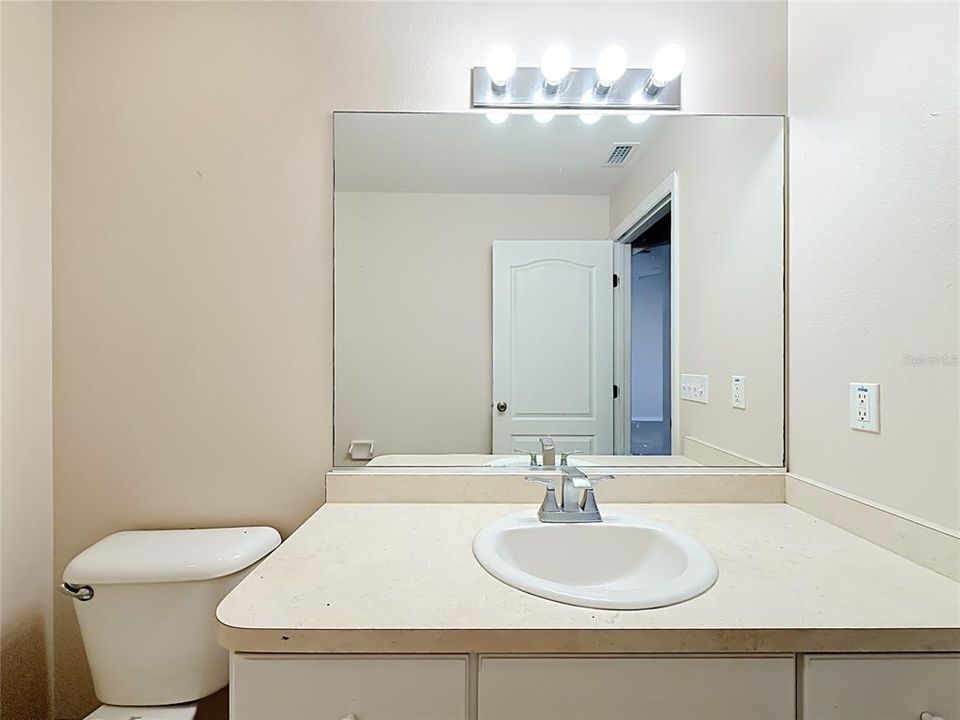 For Sale: $269,900 (4 beds, 2 baths, 1915 Square Feet)