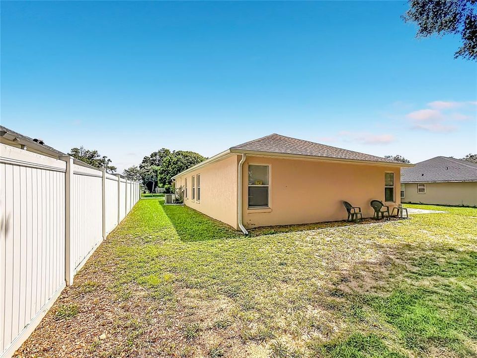 For Sale: $269,900 (4 beds, 2 baths, 1915 Square Feet)