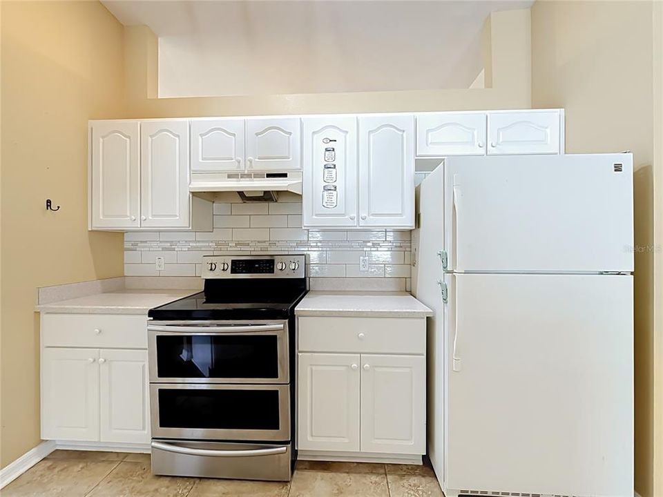 For Sale: $269,900 (4 beds, 2 baths, 1915 Square Feet)