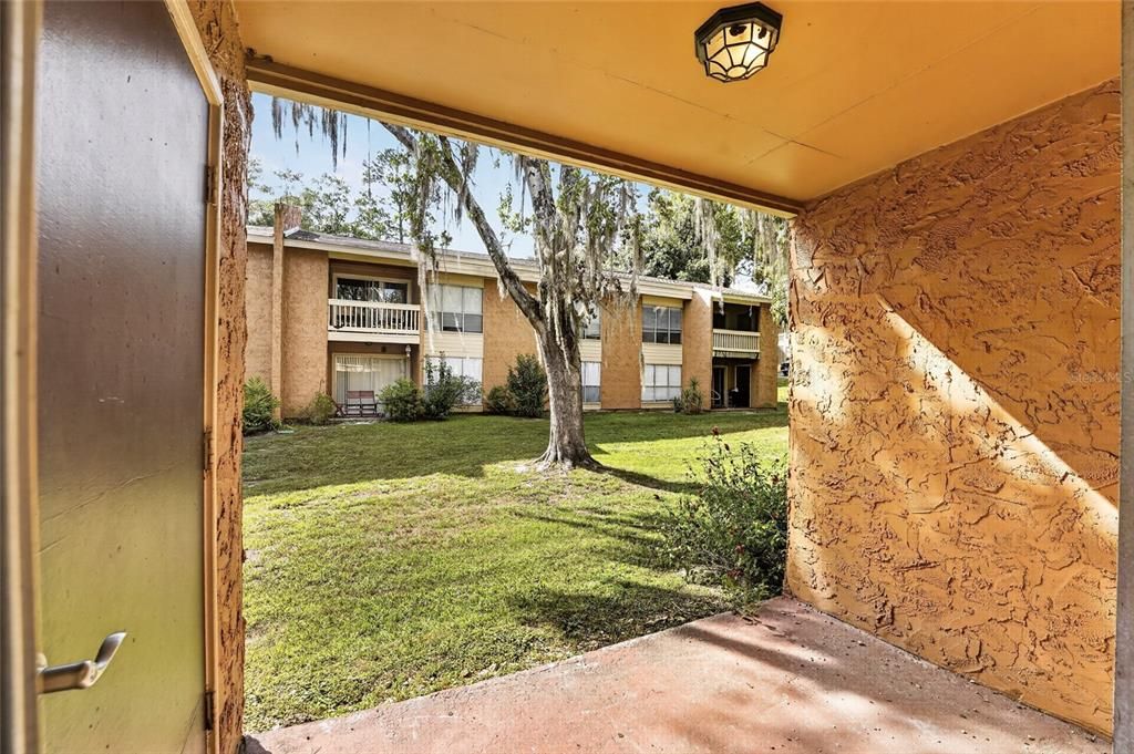 For Sale: $129,900 (2 beds, 2 baths, 1070 Square Feet)