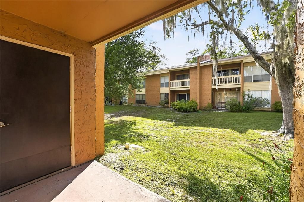 For Sale: $129,900 (2 beds, 2 baths, 1070 Square Feet)