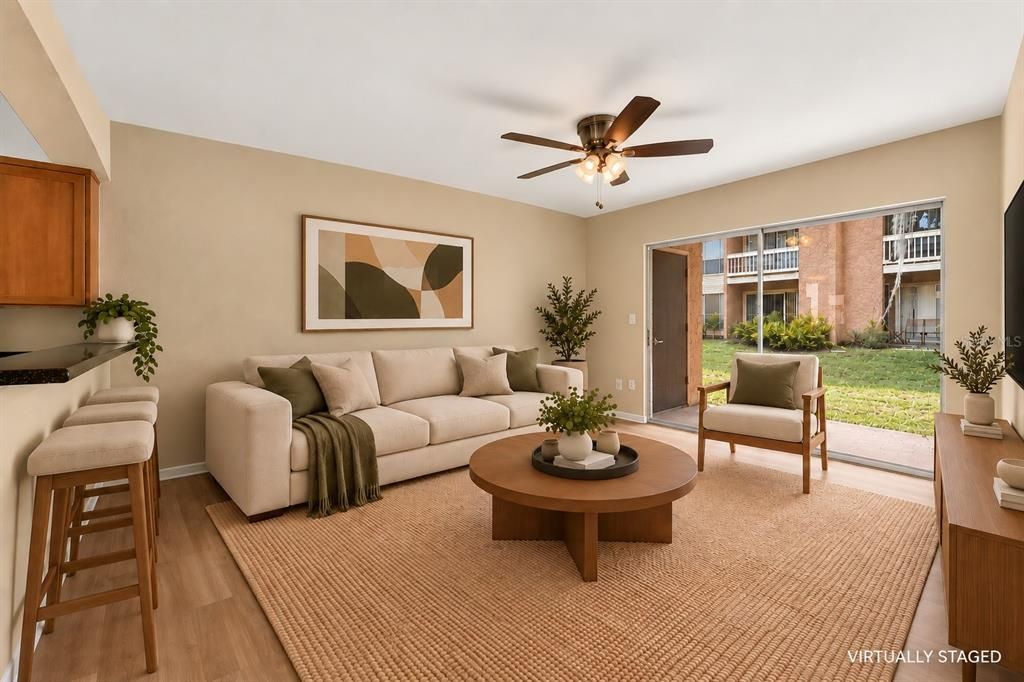 For Sale: $129,900 (2 beds, 2 baths, 1070 Square Feet)