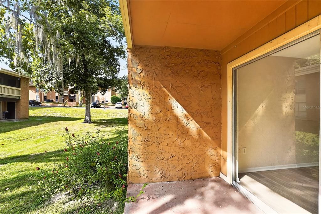 For Sale: $129,900 (2 beds, 2 baths, 1070 Square Feet)