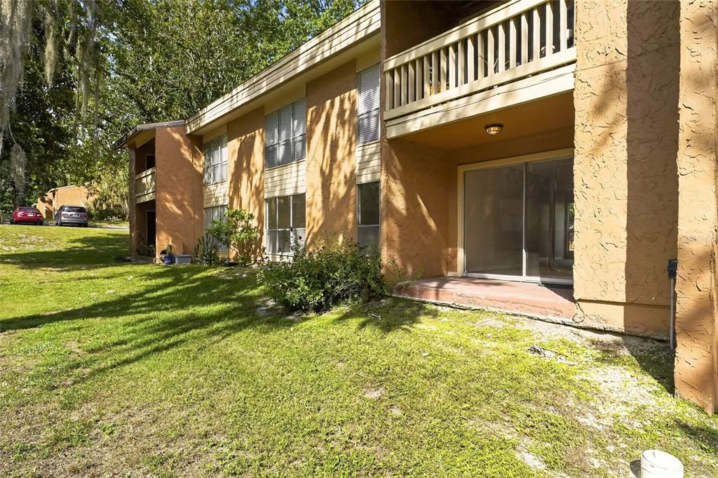 For Sale: $129,900 (2 beds, 2 baths, 1070 Square Feet)