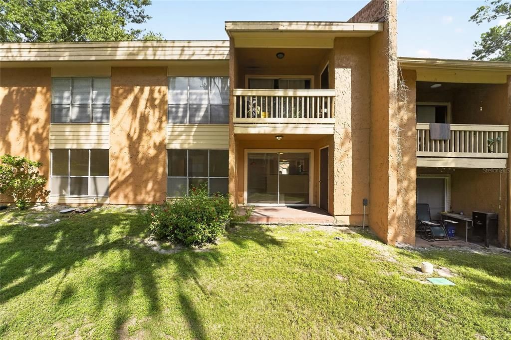 For Sale: $129,900 (2 beds, 2 baths, 1070 Square Feet)