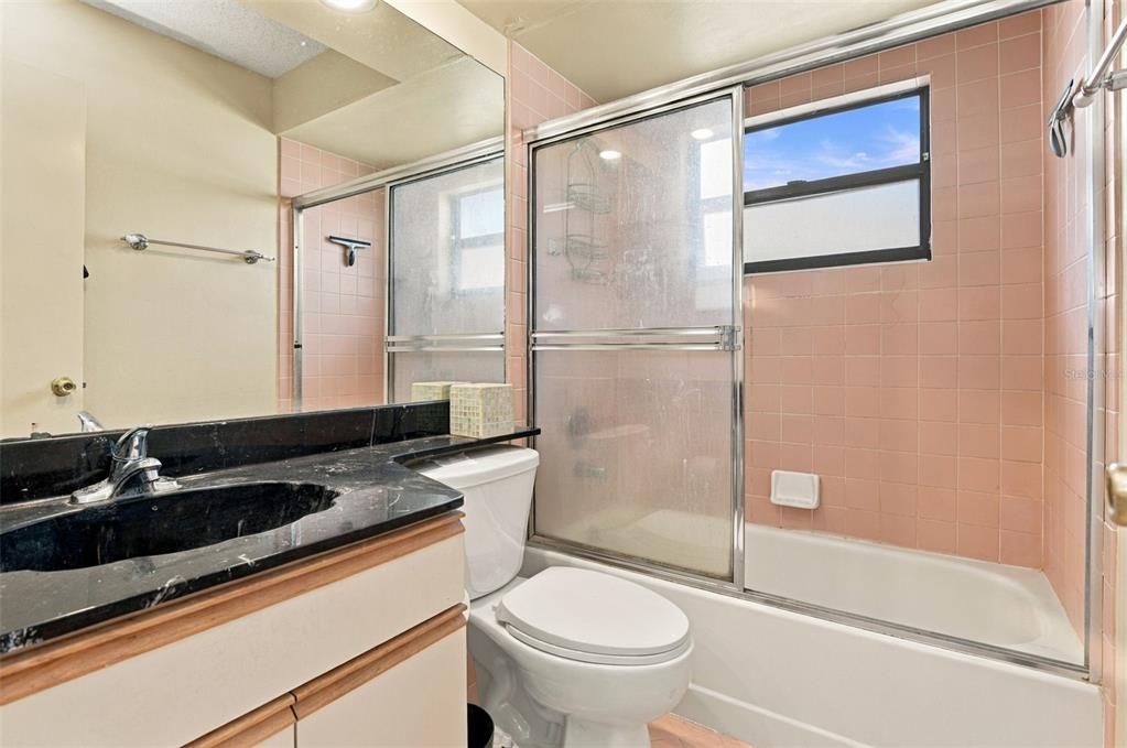 En Venta: $650,000 (4 camas, 3 baños, 2280 Pies cuadrados)