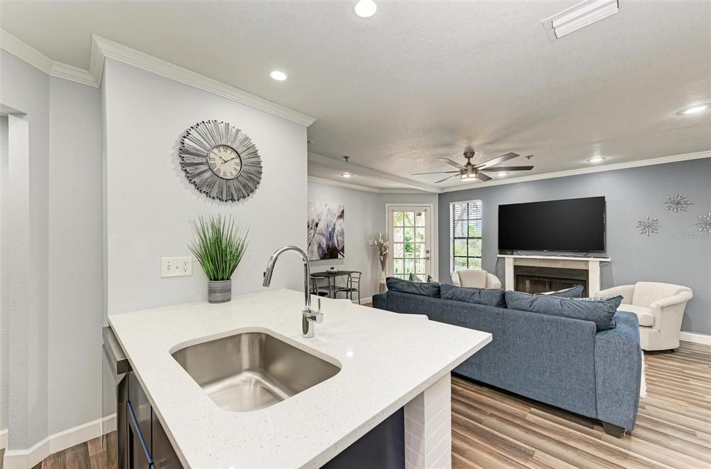 For Rent: $3,150 (1 beds, 1 baths, 668 Square Feet)