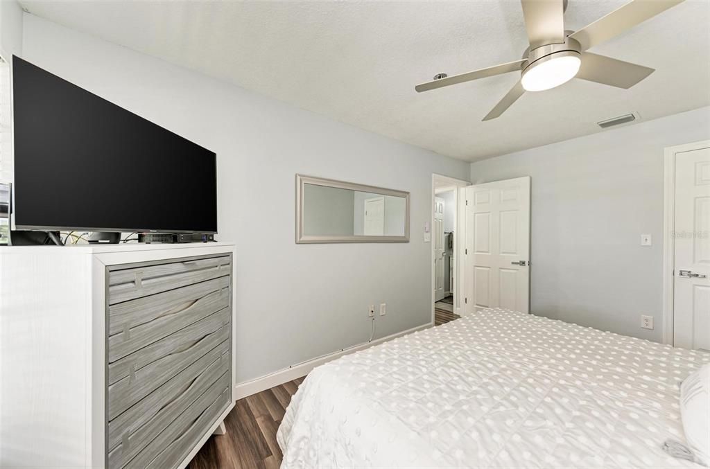 For Rent: $3,150 (1 beds, 1 baths, 668 Square Feet)
