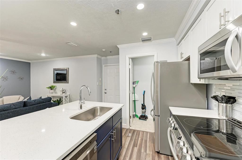 For Rent: $3,150 (1 beds, 1 baths, 668 Square Feet)
