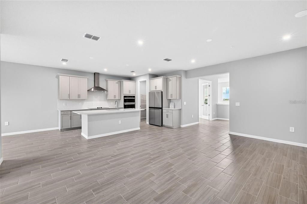 For Rent: $2,700 (3 beds, 2 baths, 1740 Square Feet)
