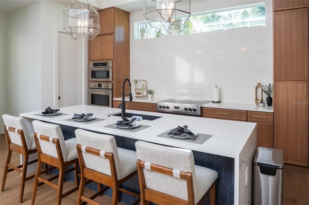 For Sale: $2,190,000 (5 beds, 5 baths, 3356 Square Feet)