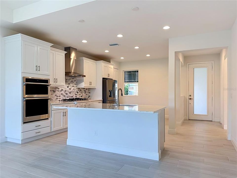 На продажу: $459,990 (2 спален, 2 ванн, 1436 Квадратных фут)