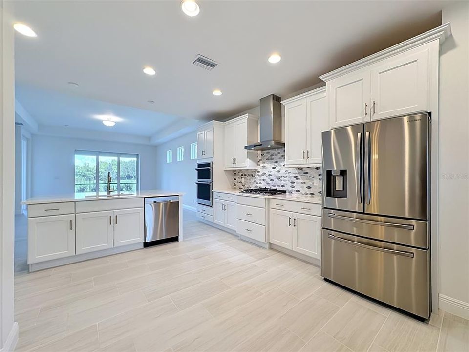 На продажу: $459,990 (2 спален, 2 ванн, 1436 Квадратных фут)