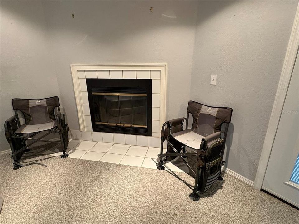 For Rent: $2,100 (3 beds, 2 baths, 1568 Square Feet)