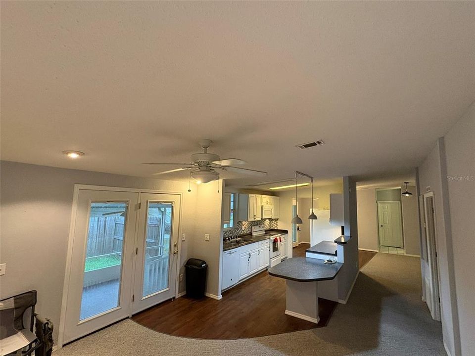 For Rent: $2,100 (3 beds, 2 baths, 1568 Square Feet)