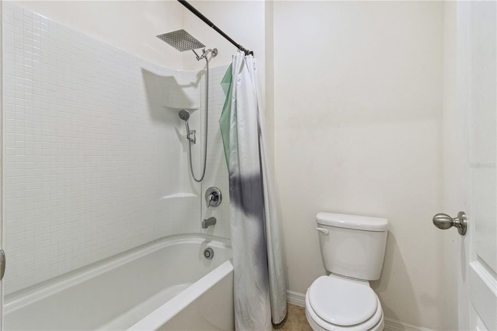 На продажу: $375,000 (5 спален, 3 ванн, 2609 Квадратных фут)