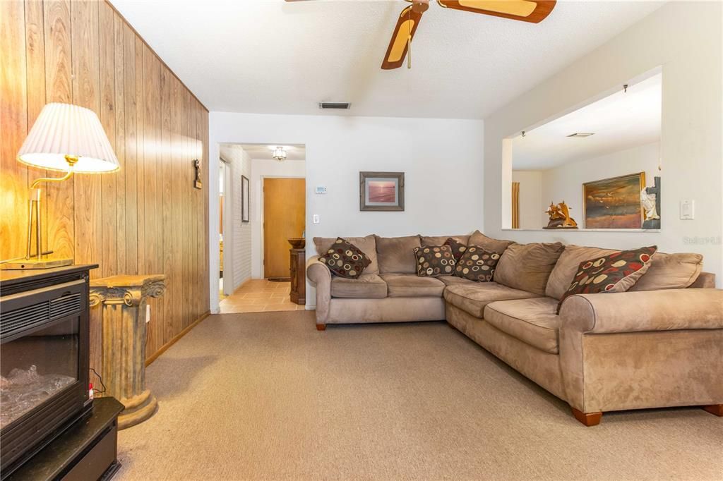 For Sale: $409,900 (2 beds, 2 baths, 1794 Square Feet)