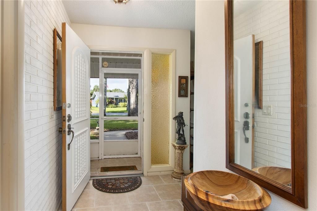 For Sale: $409,900 (2 beds, 2 baths, 1794 Square Feet)