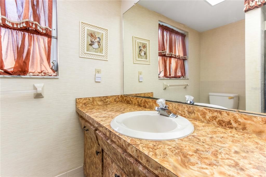 For Sale: $409,900 (2 beds, 2 baths, 1794 Square Feet)