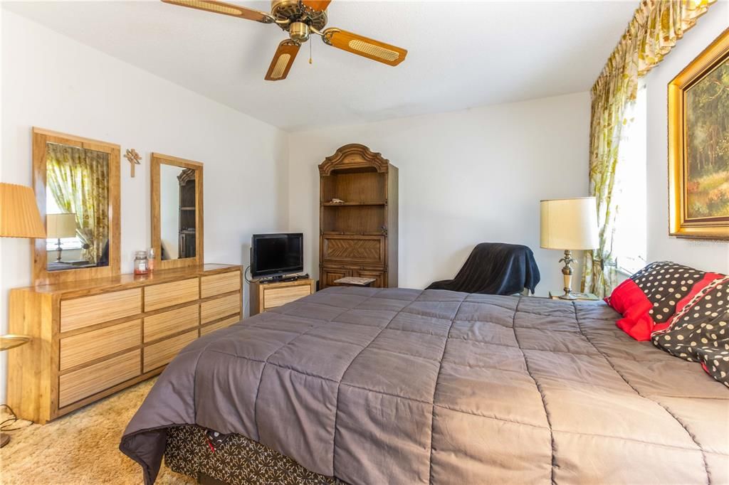 For Sale: $409,900 (2 beds, 2 baths, 1794 Square Feet)