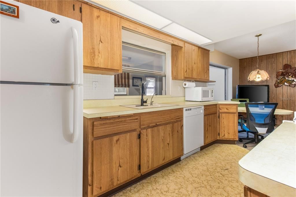 For Sale: $409,900 (2 beds, 2 baths, 1794 Square Feet)