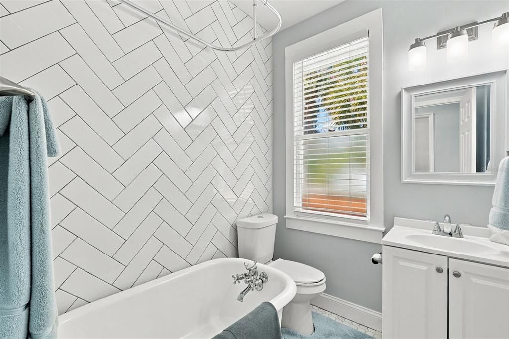 For Sale: $265,000 (3 beds, 2 baths, 1474 Square Feet)