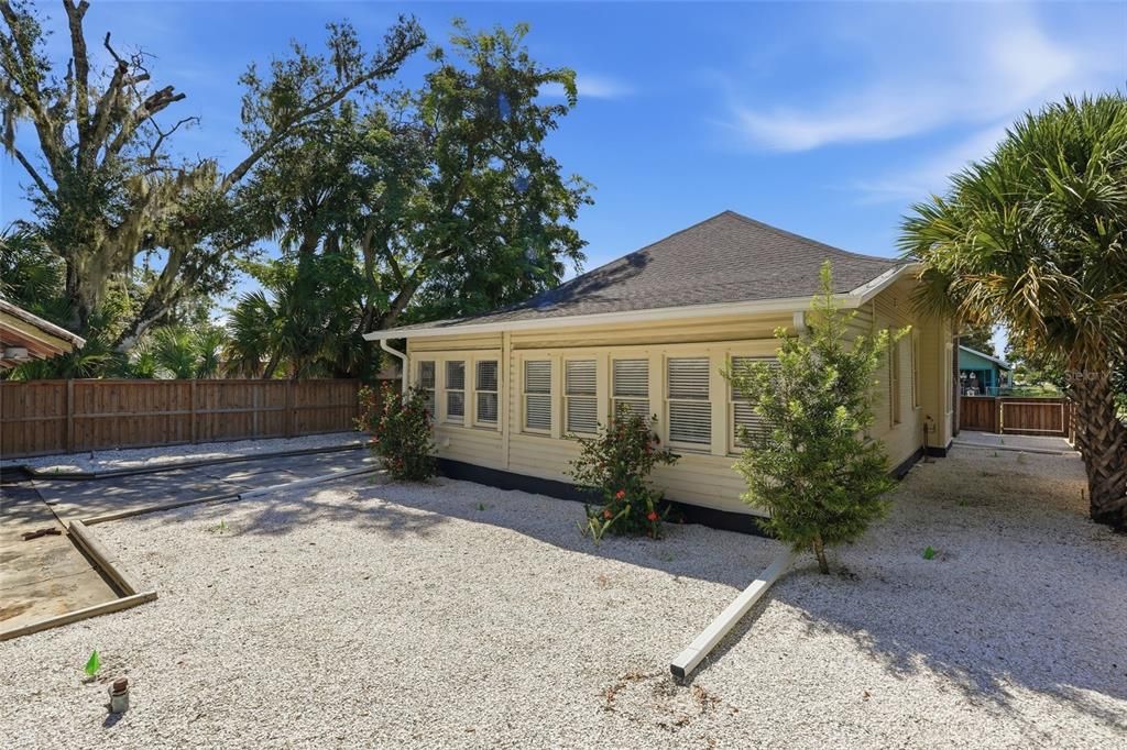 For Sale: $265,000 (3 beds, 2 baths, 1474 Square Feet)