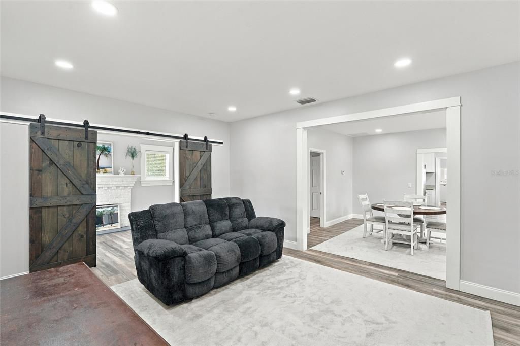 For Sale: $265,000 (3 beds, 2 baths, 1474 Square Feet)