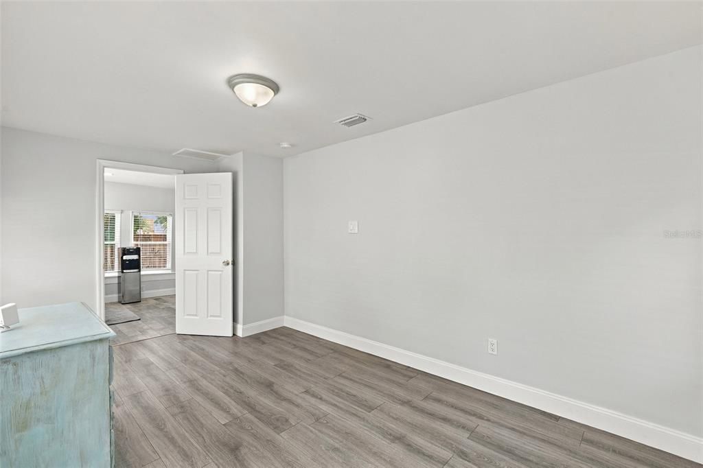 For Sale: $265,000 (3 beds, 2 baths, 1474 Square Feet)