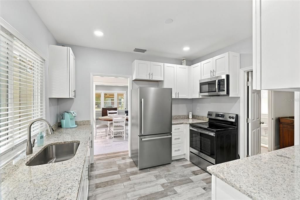 For Sale: $265,000 (3 beds, 2 baths, 1474 Square Feet)
