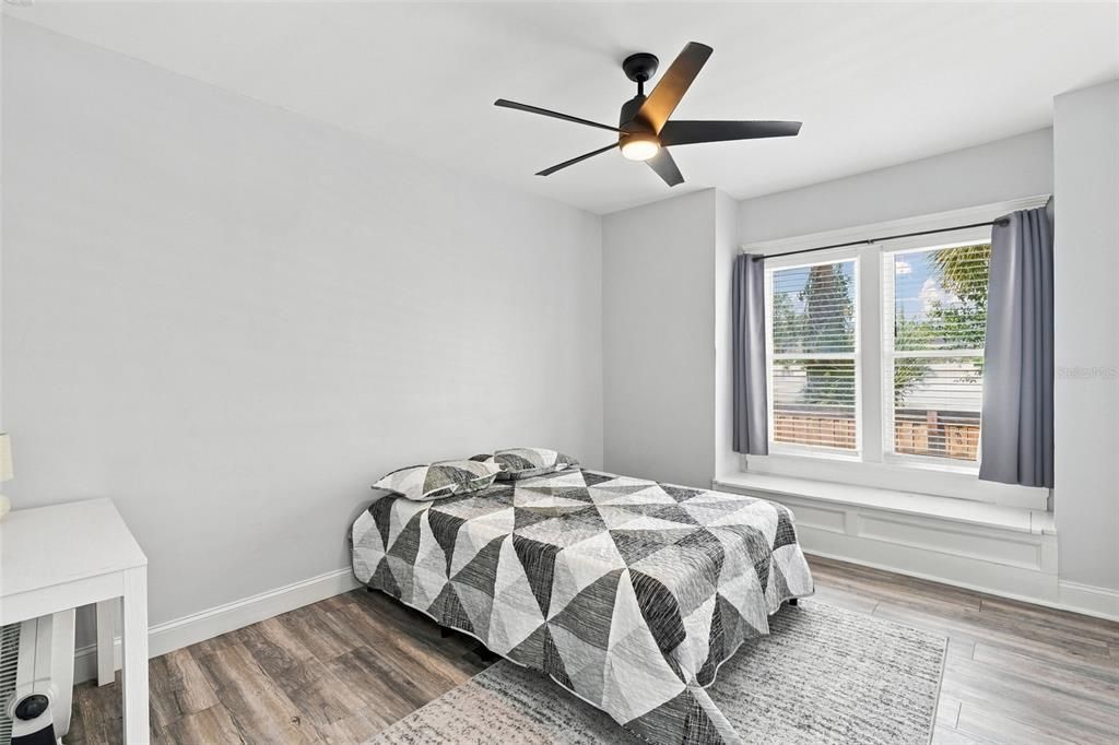 For Sale: $265,000 (3 beds, 2 baths, 1474 Square Feet)