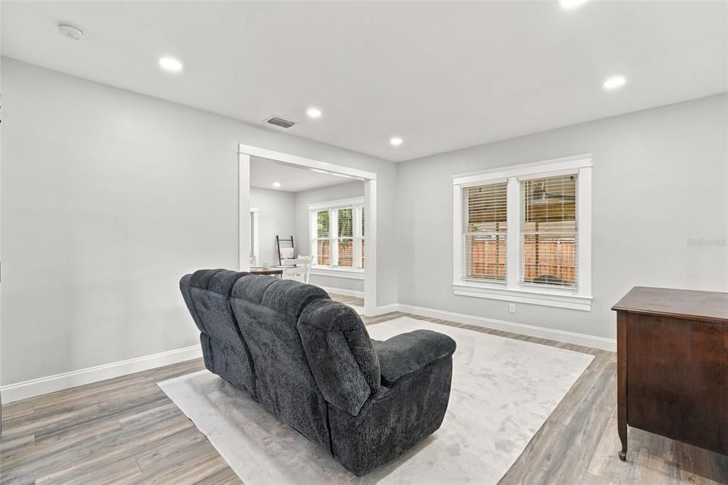For Sale: $265,000 (3 beds, 2 baths, 1474 Square Feet)