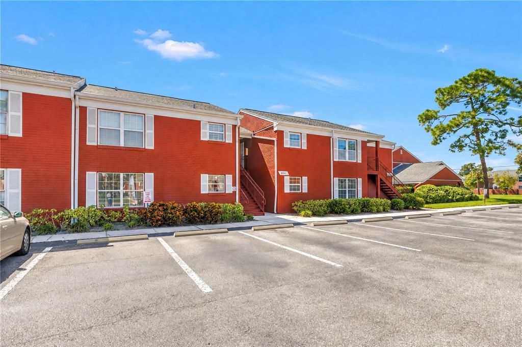For Sale: $95,000 (2 beds, 1 baths, 820 Square Feet)