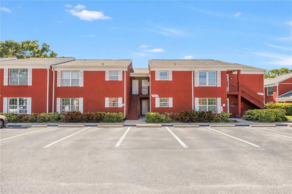 For Sale: $95,000 (2 beds, 1 baths, 820 Square Feet)