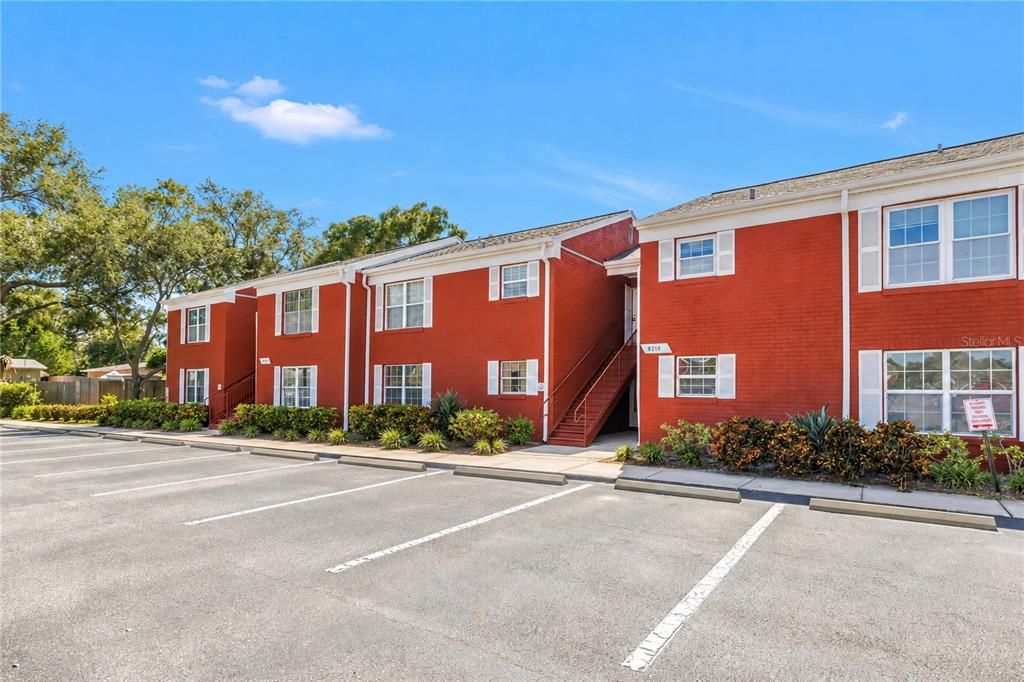 For Sale: $95,000 (2 beds, 1 baths, 820 Square Feet)