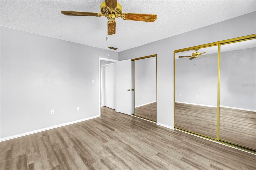 For Sale: $95,000 (2 beds, 1 baths, 820 Square Feet)