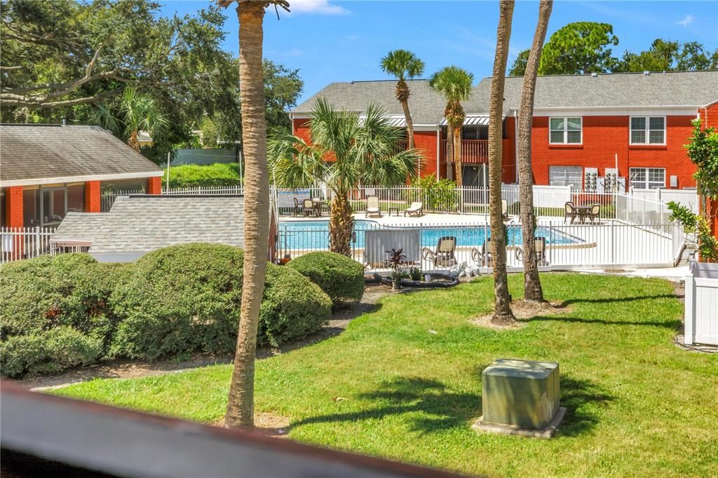 For Sale: $95,000 (2 beds, 1 baths, 820 Square Feet)