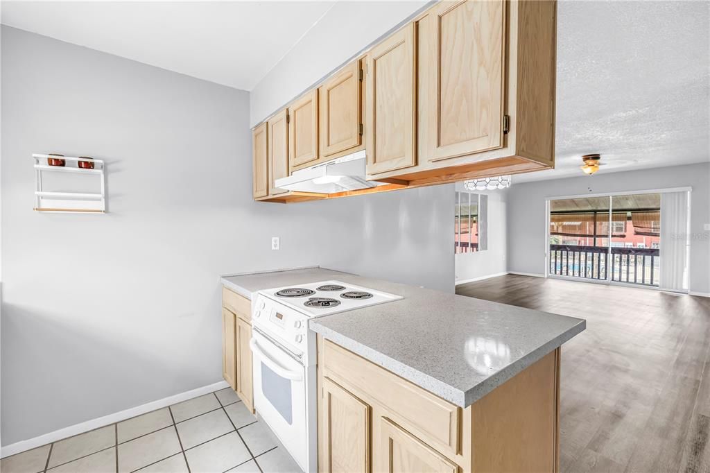 For Sale: $95,000 (2 beds, 1 baths, 820 Square Feet)