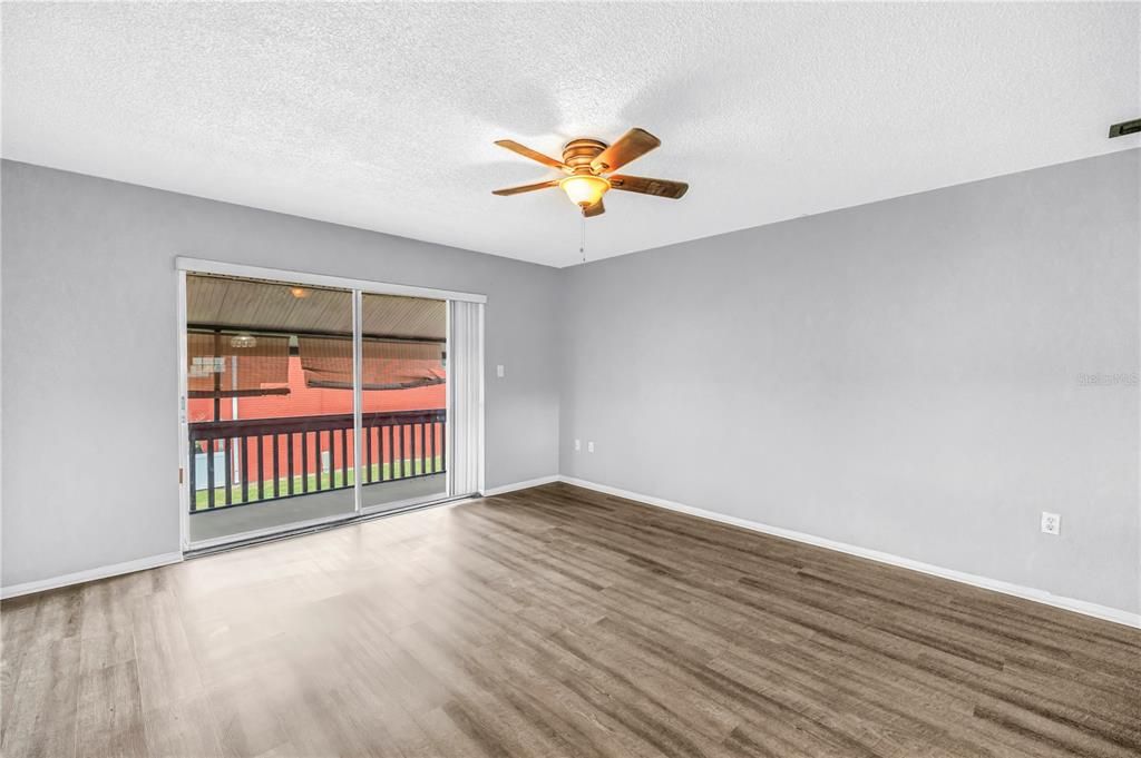 For Sale: $95,000 (2 beds, 1 baths, 820 Square Feet)