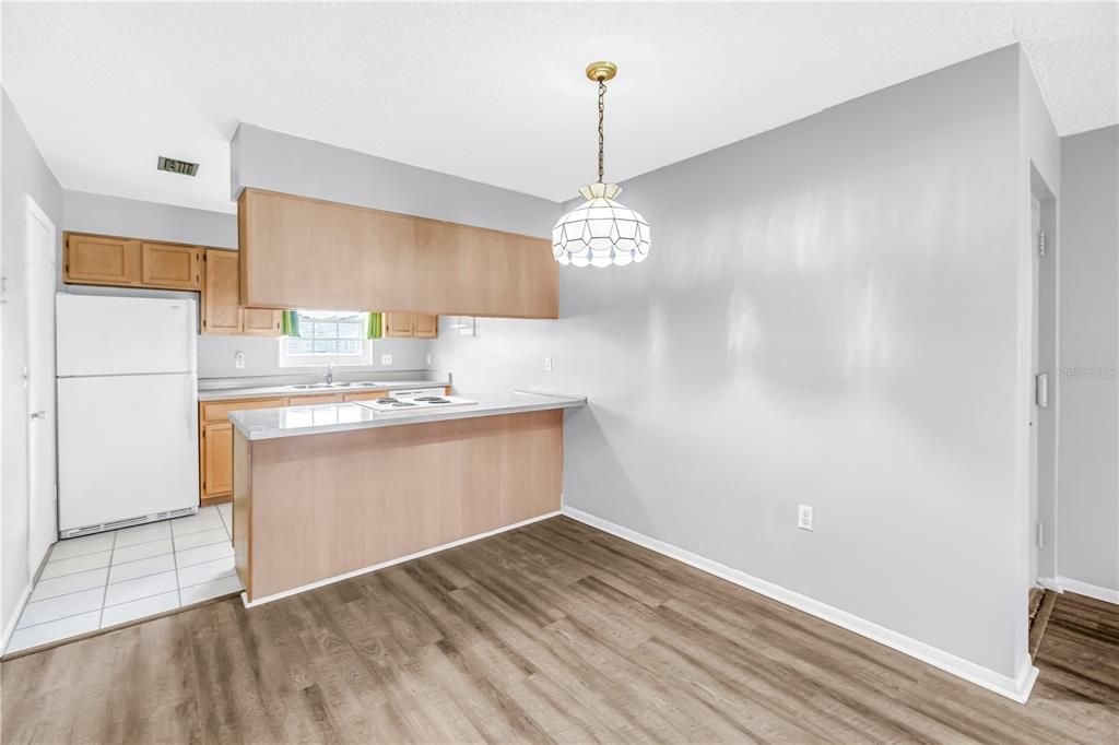 For Sale: $95,000 (2 beds, 1 baths, 820 Square Feet)
