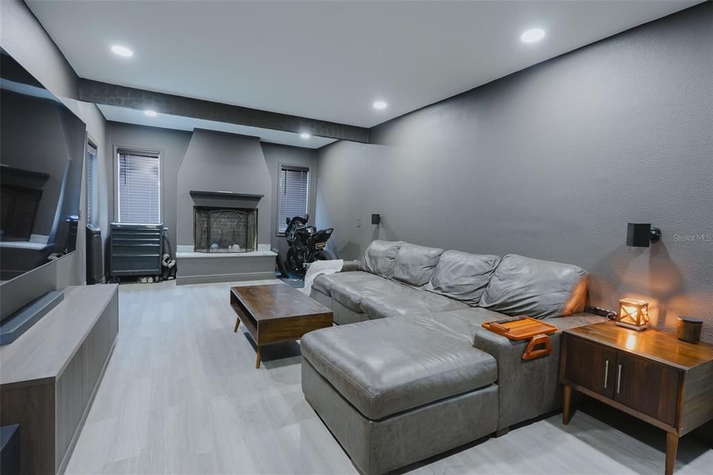 For Sale: $475,000 (3 beds, 2 baths, 1638 Square Feet)