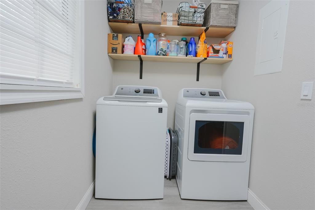 For Sale: $475,000 (3 beds, 2 baths, 1638 Square Feet)