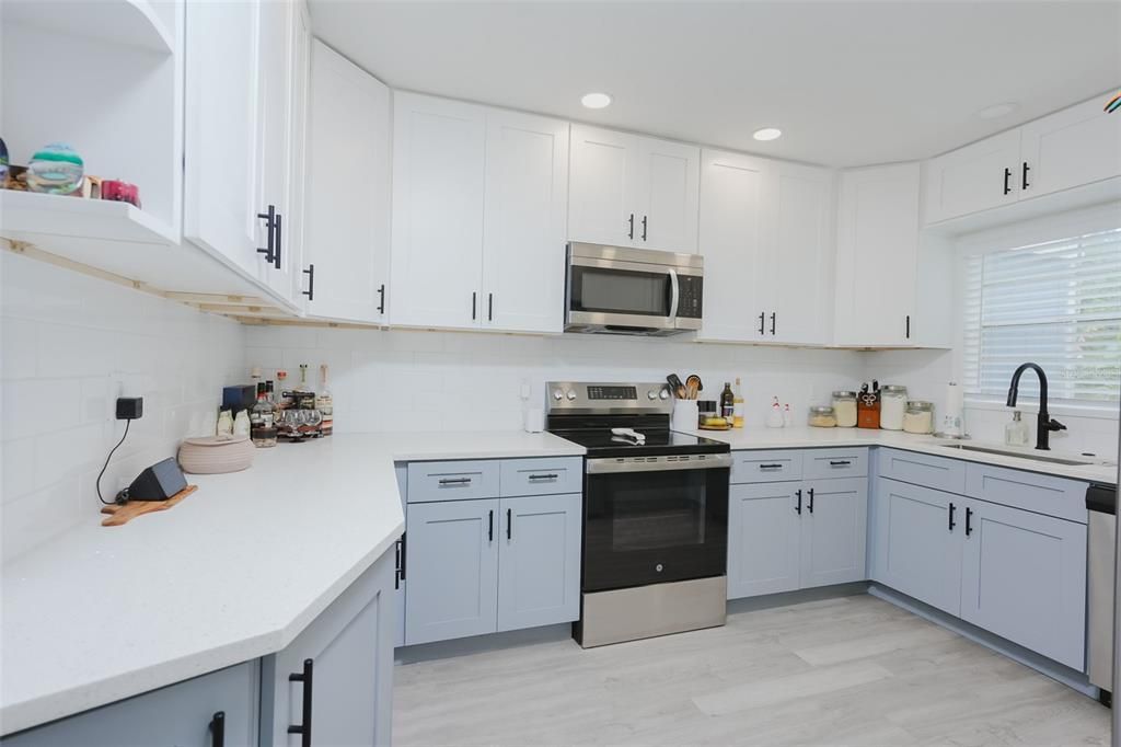 For Sale: $475,000 (3 beds, 2 baths, 1638 Square Feet)