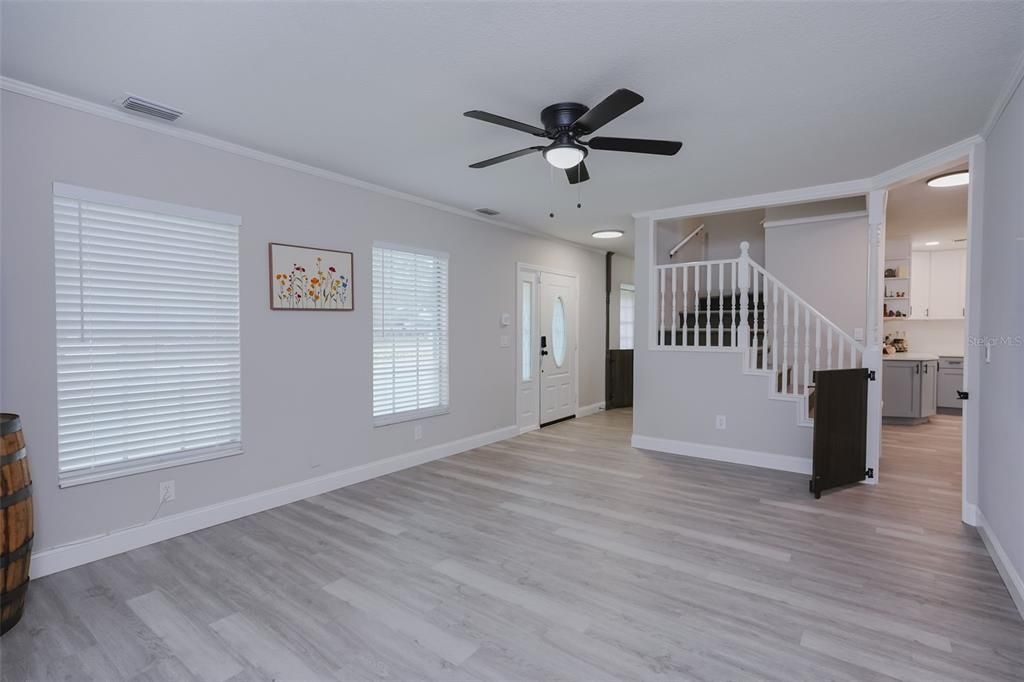 For Sale: $475,000 (3 beds, 2 baths, 1638 Square Feet)